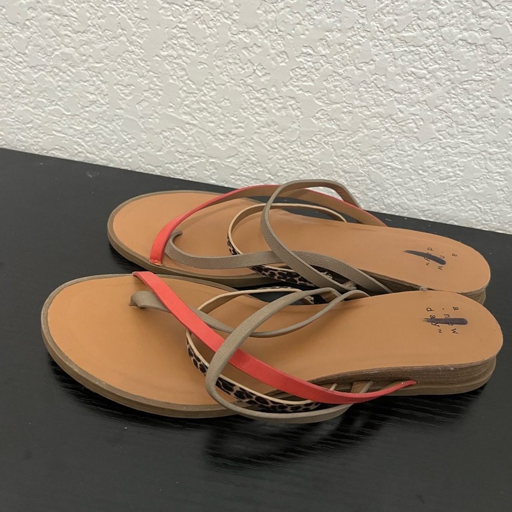 Women’s sandals size 7